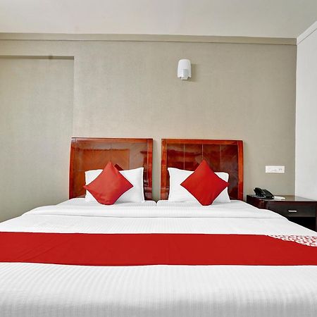 Hotel O Aec Residency Mararikulam Bagian luar foto