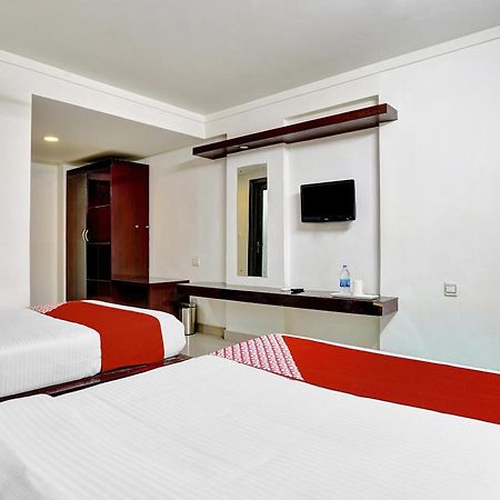 Hotel O Aec Residency Mararikulam Bagian luar foto