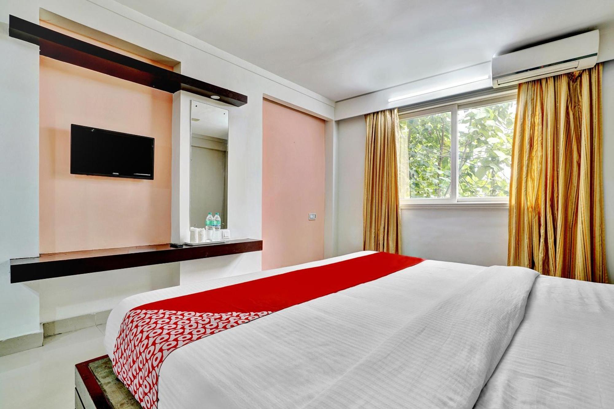 Hotel O Aec Residency Mararikulam Bagian luar foto