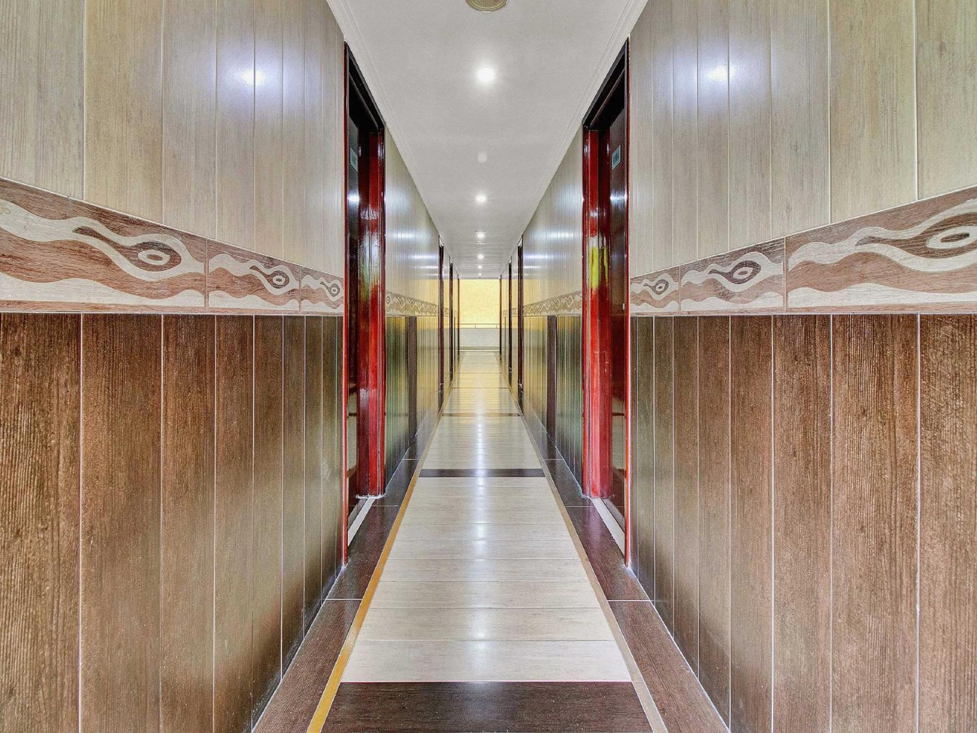 Hotel O Aec Residency Mararikulam Bagian luar foto
