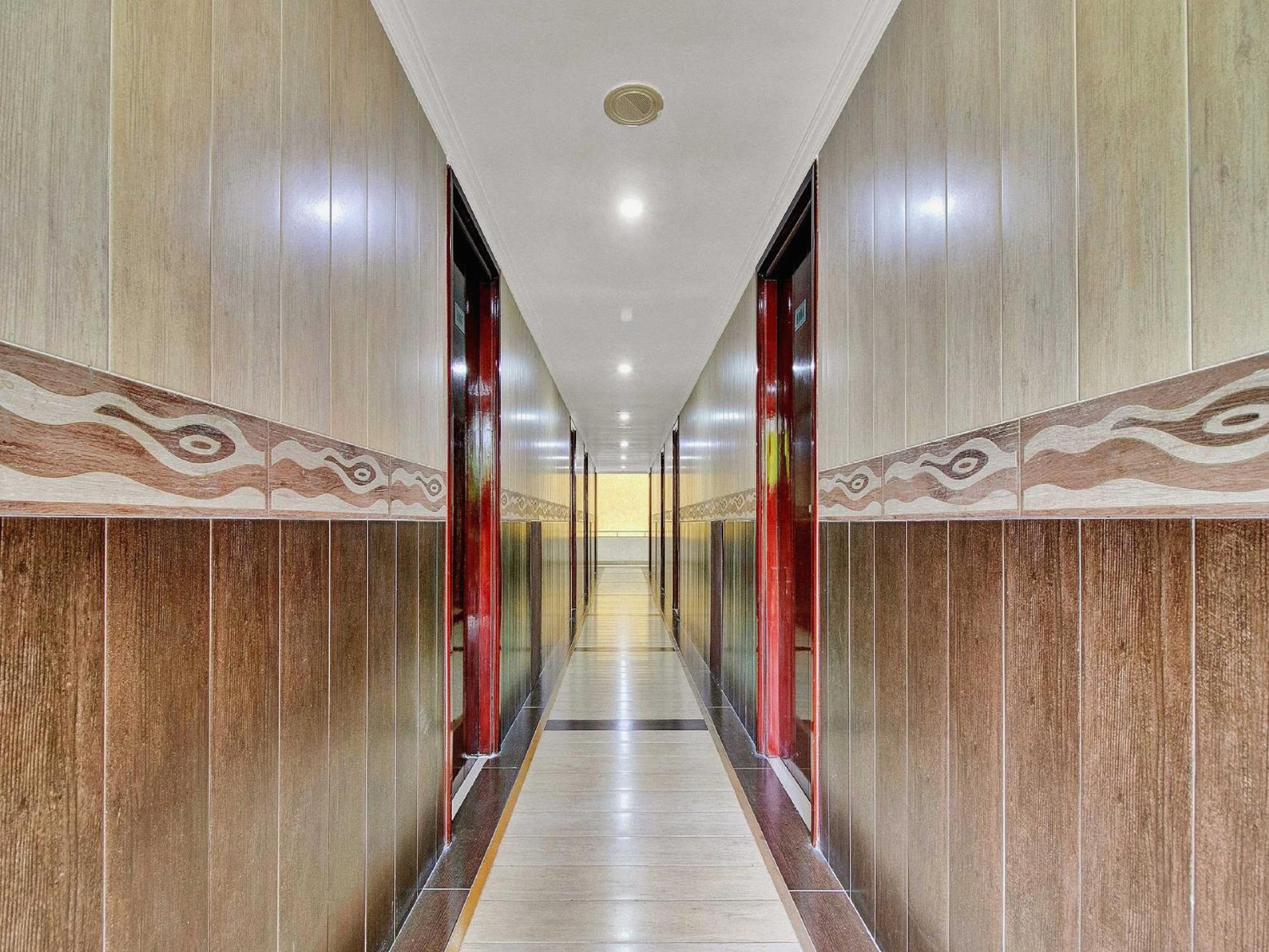 Hotel O Aec Residency Mararikulam Bagian luar foto