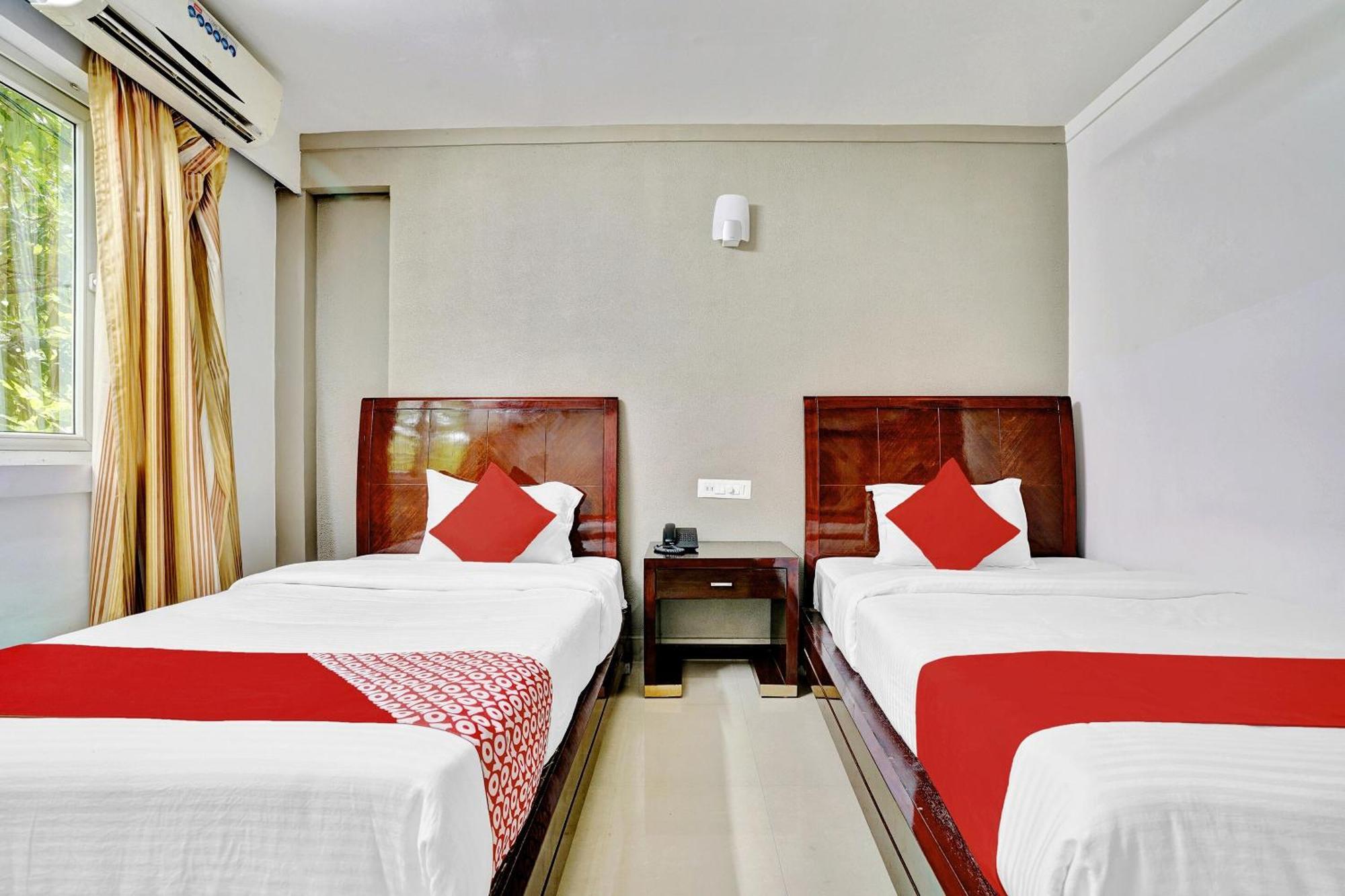 Hotel O Aec Residency Mararikulam Bagian luar foto