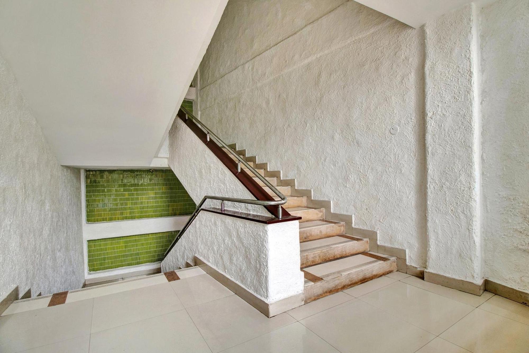 Hotel O Aec Residency Mararikulam Bagian luar foto
